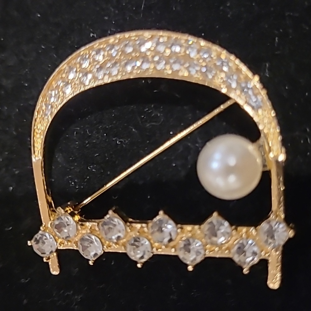 New Rhinestone and Pearl Brooch